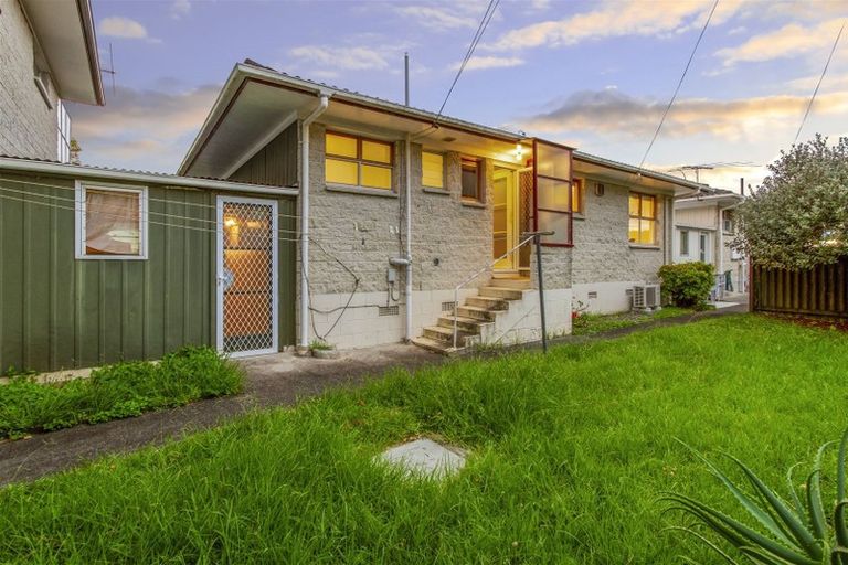Photo of property in 2/48 Taharoto Road, Takapuna, Auckland, 0622
