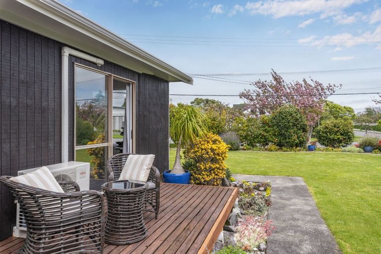 Photo of property in 287 Te Moana Road, Waikanae, 5036