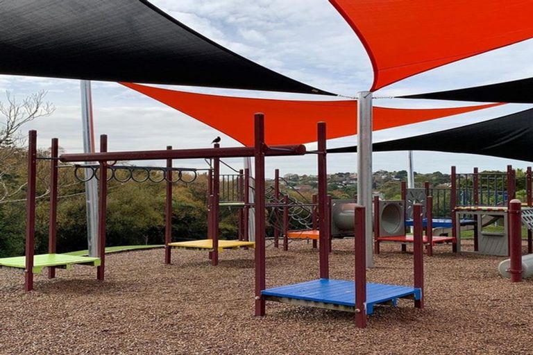 Photo of property in 2/54 Mcdowell Crescent, Hillcrest, Auckland, 0627