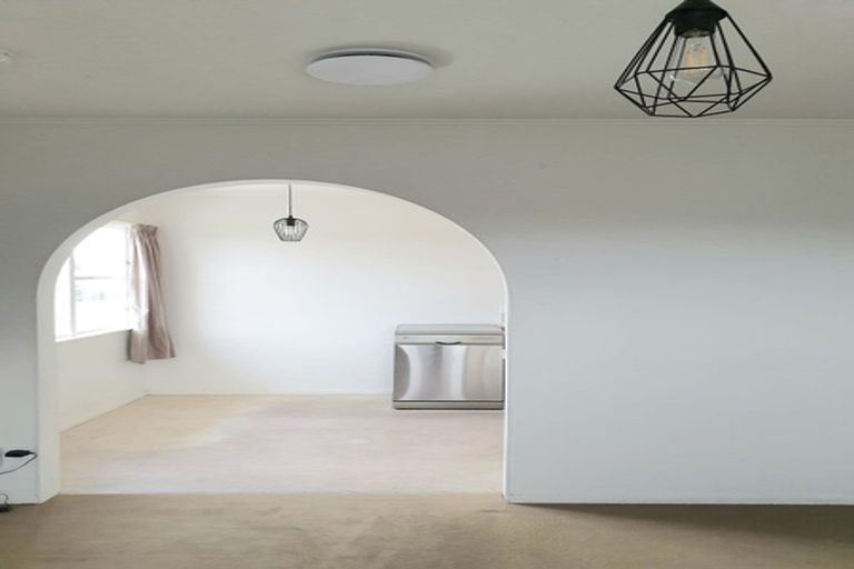 Photo of property in 47 Fairclough Road, Beach Haven, Auckland, 0626