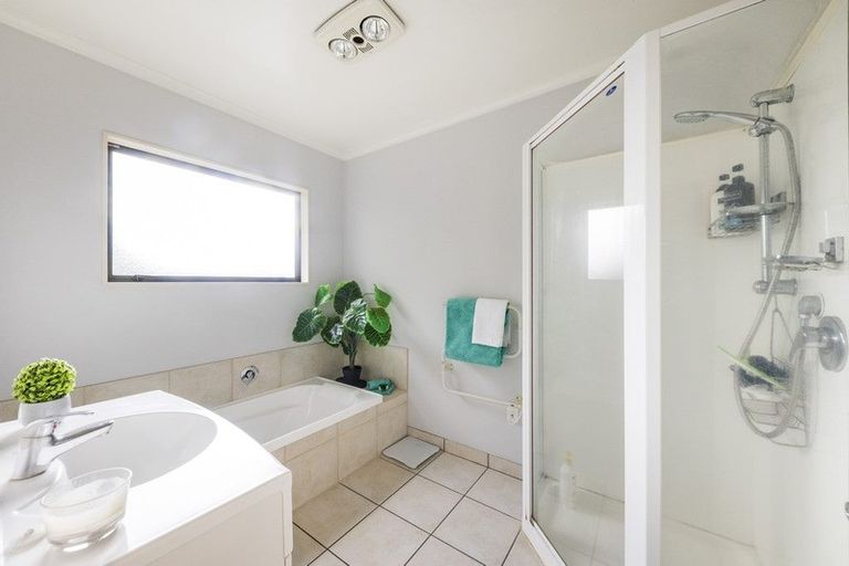 Photo of property in 35 Dahlstrom Grove, Kelvin Grove, Palmerston North, 4414