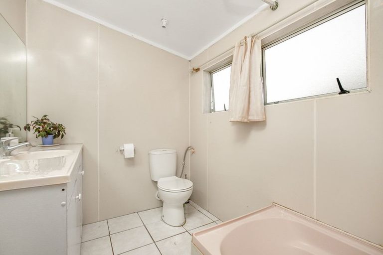 Photo of property in 541 Massey Road, Mangere, Auckland, 2022