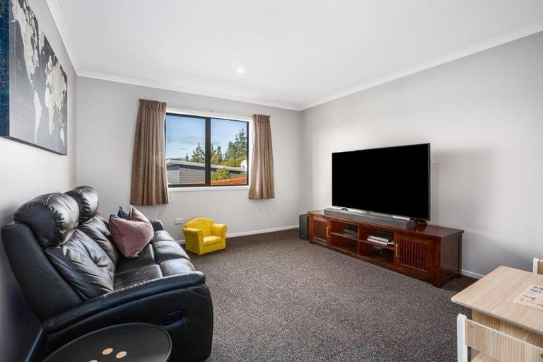 Photo of property in 134 Endeavour Drive, Whitby, Porirua, 5024