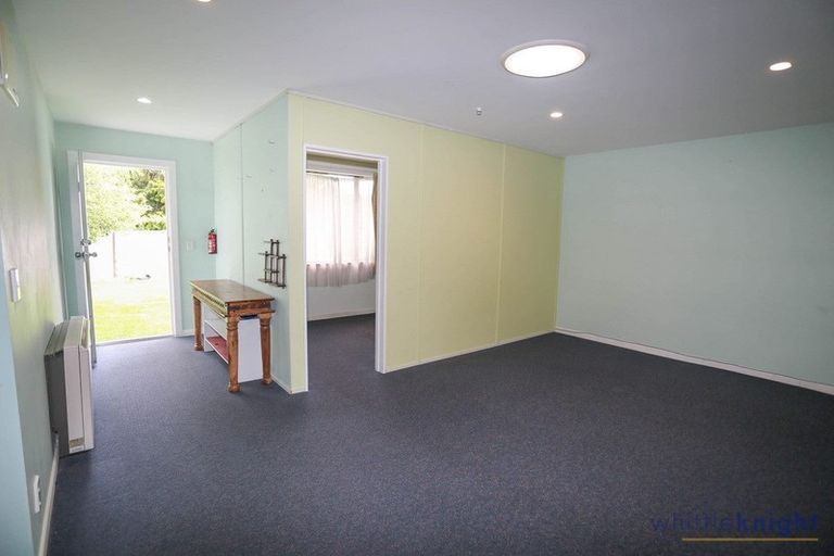 Photo of property in 124 Memorial Avenue, Burnside, Christchurch, 8053