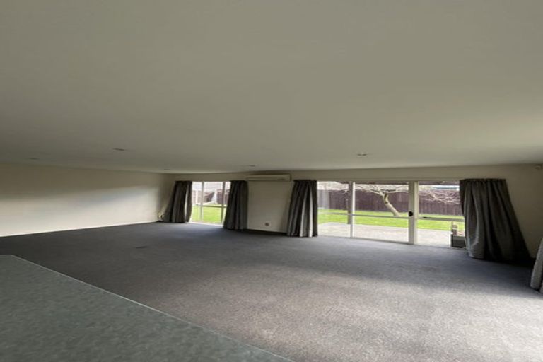 Photo of property in 6 Blue Gum Place, New Brighton, Christchurch, 8083