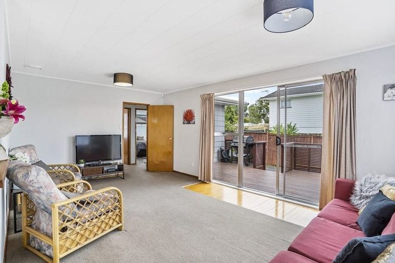 Photo of property in 83 Walworth Avenue, Pakuranga Heights, Auckland, 2010