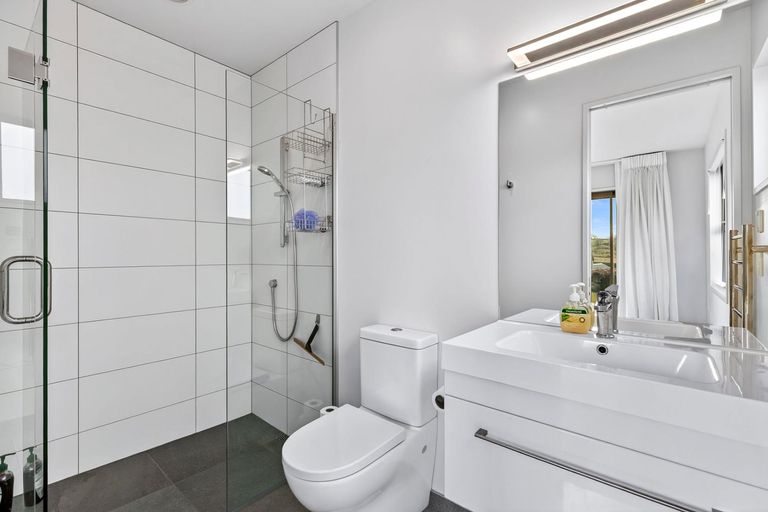 Photo of property in 8 The Heights Avenue, Wanaka, 9305