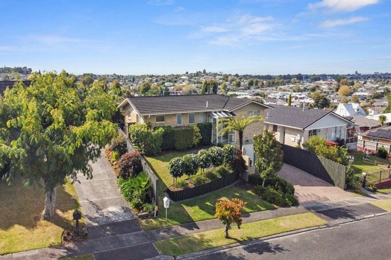 Photo of property in 12 Salmond Place, Dinsdale, Hamilton, 3204