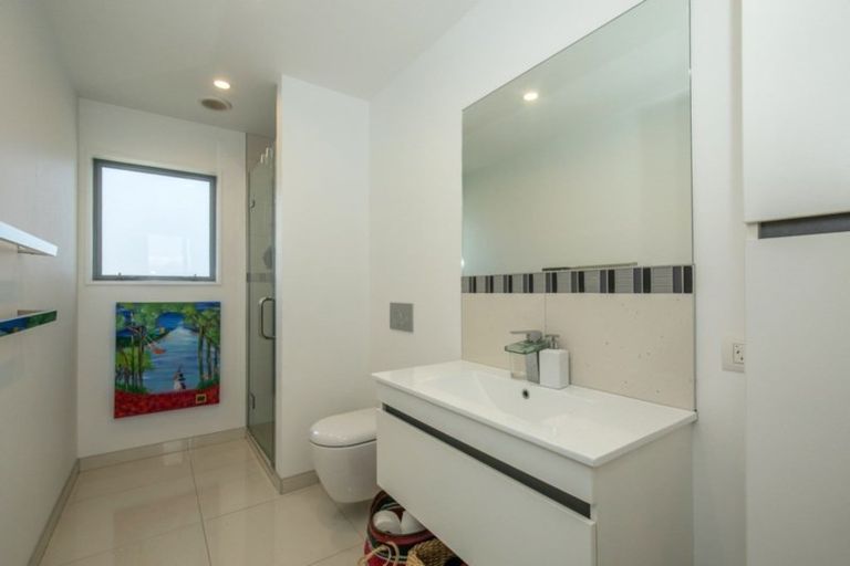 Photo of property in 7 Urquhart Place, Wanaka, 9305