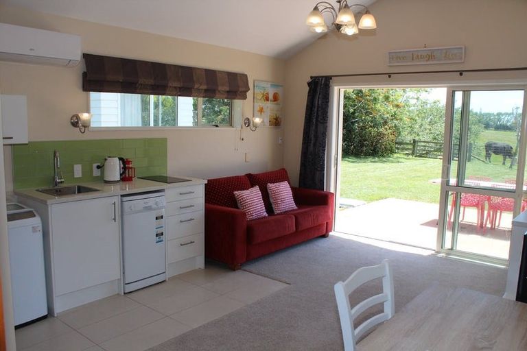 Photo of property in 38 Henson Road, Whitford, Howick, 2571