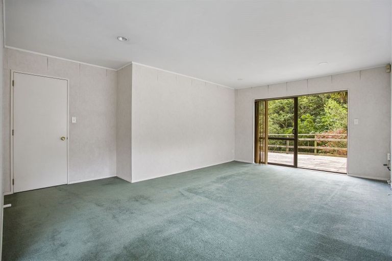 Photo of property in 43 Ewhurst Place, Goodwood Heights, Auckland, 2105