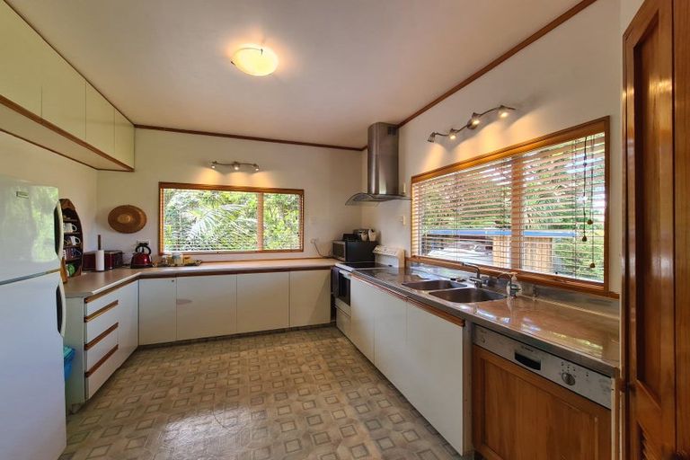 Photo of property in 40 Driving Creek Road, Coromandel, 3506