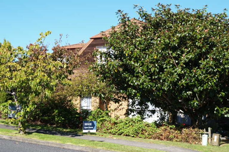 Photo of property in 2/8 Orangewood Drive, Northpark, Auckland, 2013