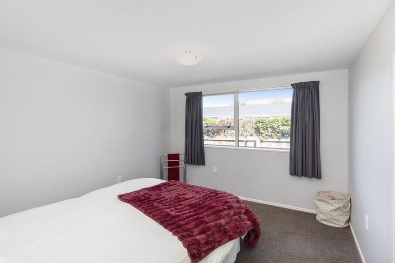 Photo of property in 43 Dunbarton Street, Redwood, Christchurch, 8051