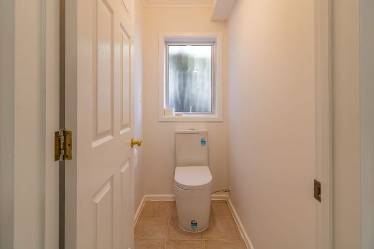 Photo of property in 27 Ian Marwick Place, Birkenhead, Auckland, 0626