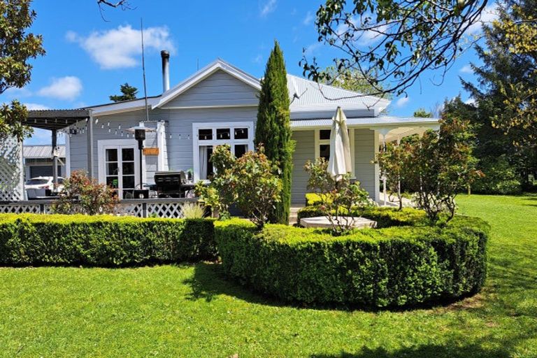 Photo of property in 201 Totaramahonga Road, Dannevirke, 4972