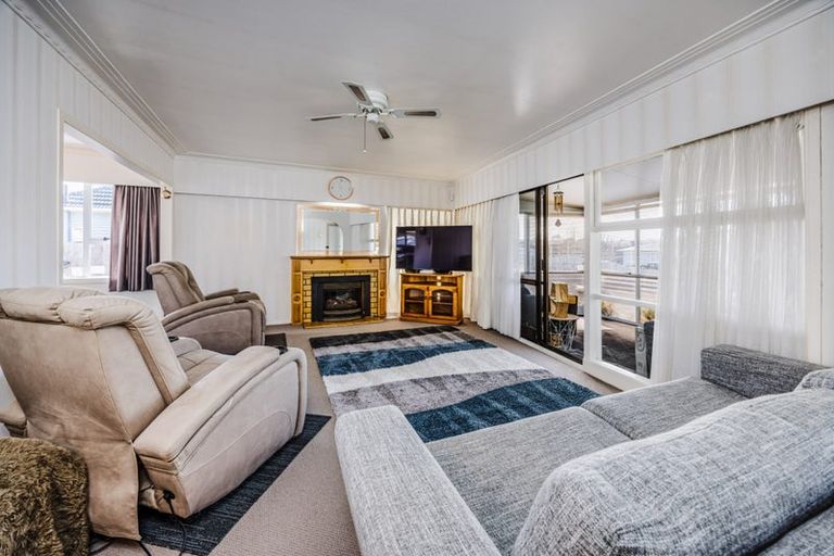 Photo of property in 15 Fields Road, Manurewa, Auckland, 2102