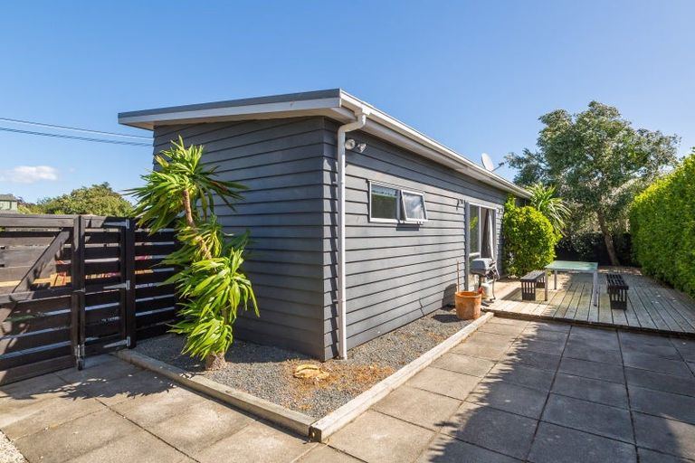 Photo of property in 43 Sackville Street, Martinborough, 5711
