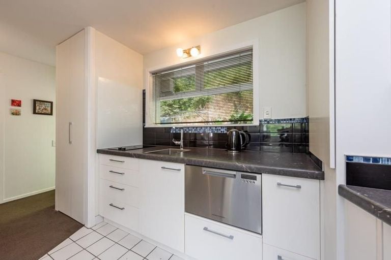 Photo of property in Parkland Flats, 10/51 Adams Terrace, Kelburn, Wellington, 6021