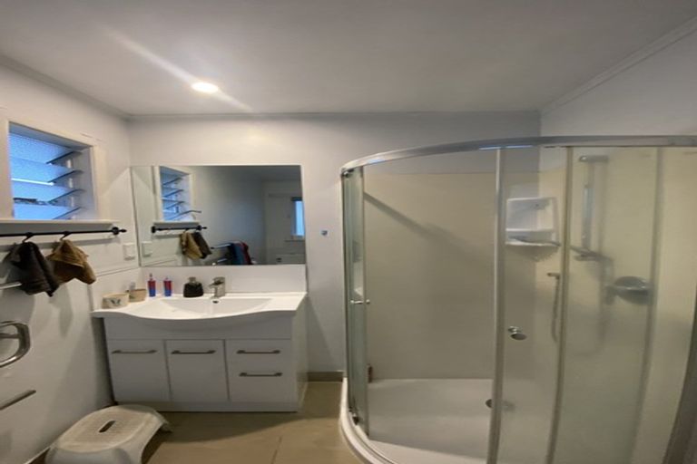 Photo of property in 1/33 Reeves Road, Pakuranga, Auckland, 2010