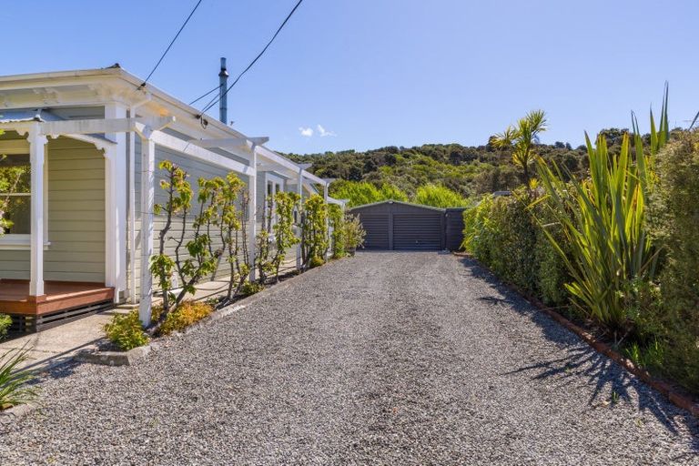 Photo of property in 58 Hampden Street, Picton, 7220