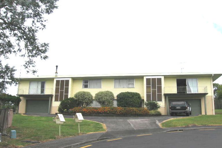 Photo of property in 2/35 Paramu Avenue, Birkdale, Auckland, 0626