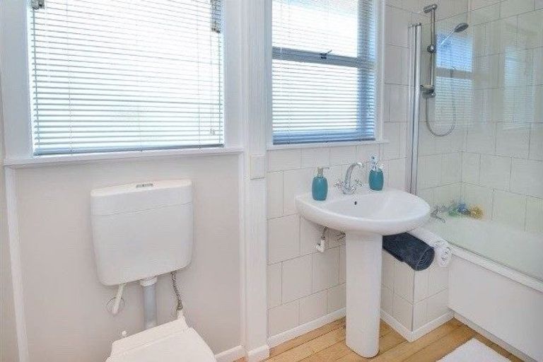 Photo of property in 17 Springtime Crescent, Stanmore Bay, Whangaparaoa, 0932