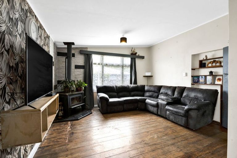 Photo of property in 77 Ngatai Street, Manaia, 4612