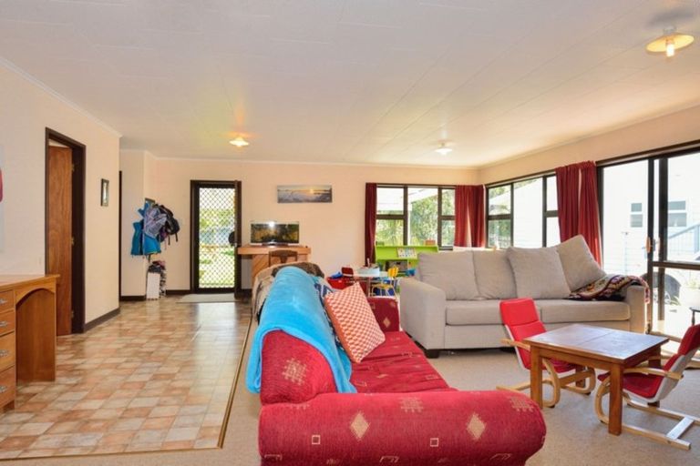 Photo of property in 20 Lysnar Street, Okitu, Gisborne, 4010