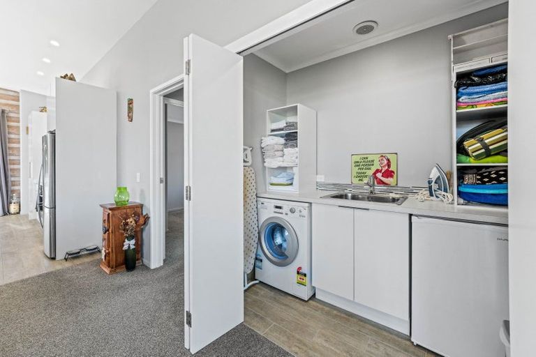 Photo of property in 76 Kenrigg Road, Kinloch, Taupo, 3377