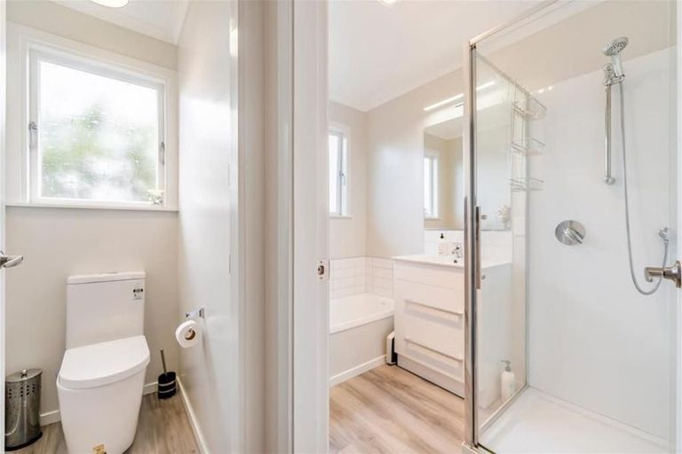 Photo of property in 86 Tirohanga Road, Tirohanga, Lower Hutt, 5010