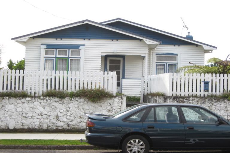 Photo of property in 52 Gaine Street, New Plymouth, 4310