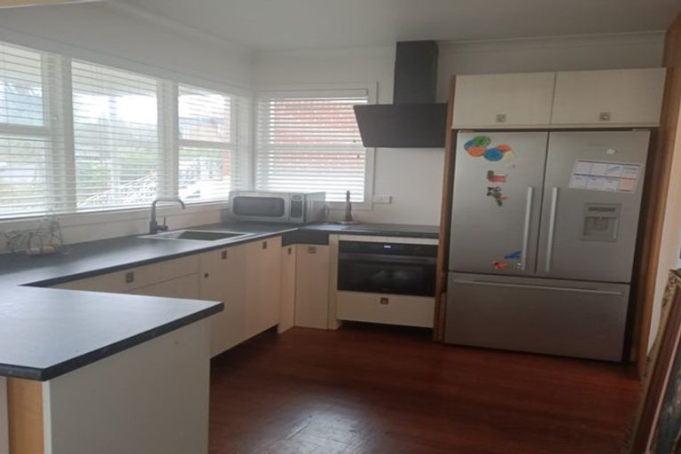 Photo of property in 16 Sutton Crescent, Hillcrest, Hamilton, 3216