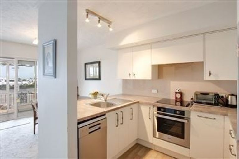 Photo of property in 459 Marine Parade, Napier South, Napier, 4110