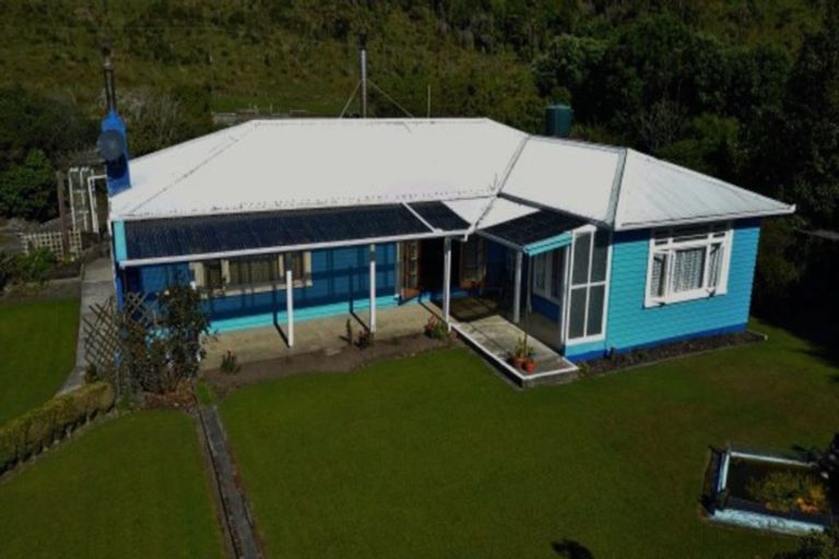 Photo of property in 2a Main Rd Ngakawau, Ngakawau, 7824