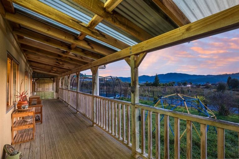 Photo of property in 38 Pencarrow Crescent, Wainuiomata, Lower Hutt, 5014