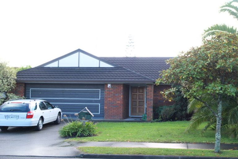 Photo of property in 13 Golfland Drive, Golflands, Auckland, 2013