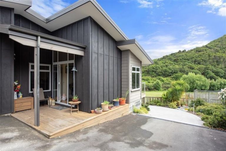 Photo of property in 3a Rohe Drive, Waikawa, Picton, 7220