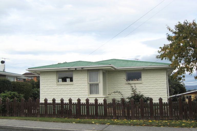 Photo of property in 28 Golfers Drive, Balclutha, 9230