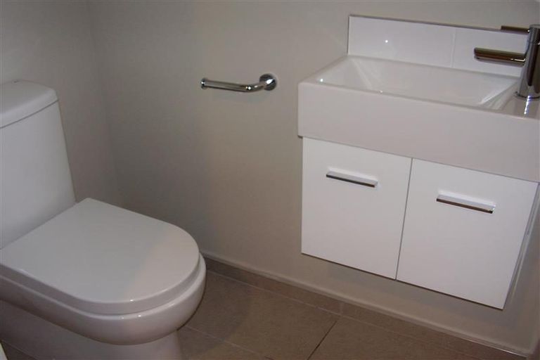 Photo of property in 2 Yew Tree Lane, Hillmorton, Christchurch, 8024