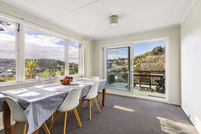 Photo of property in 10 Liddel Grove, Island Bay, Wellington, 6023
