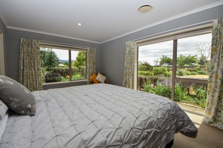 Photo of property in 17 Carrington Drive, Carterton, 5713