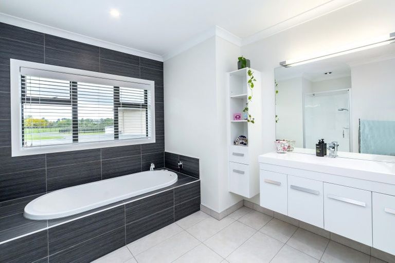 Photo of property in 2/53 Jellicoe Street, Greytown, 5712