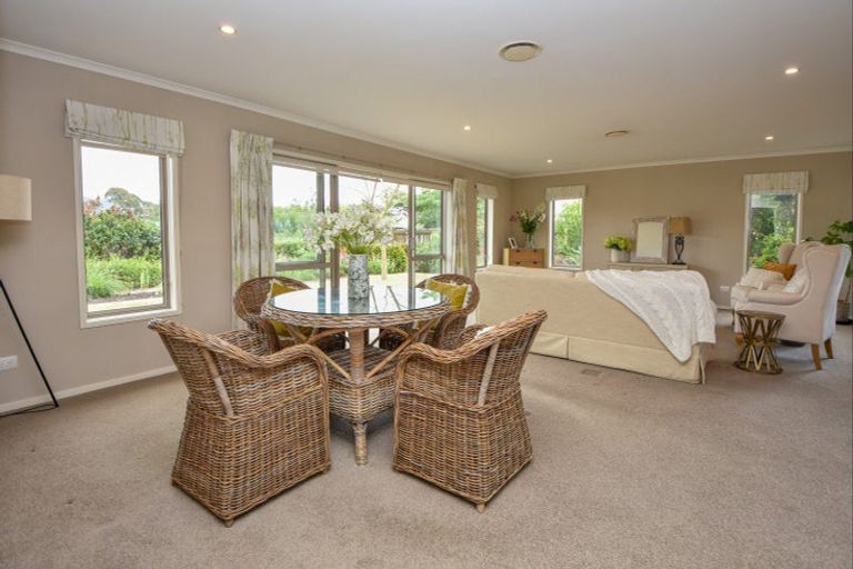 Photo of property in 17 Carrington Drive, Carterton, 5713