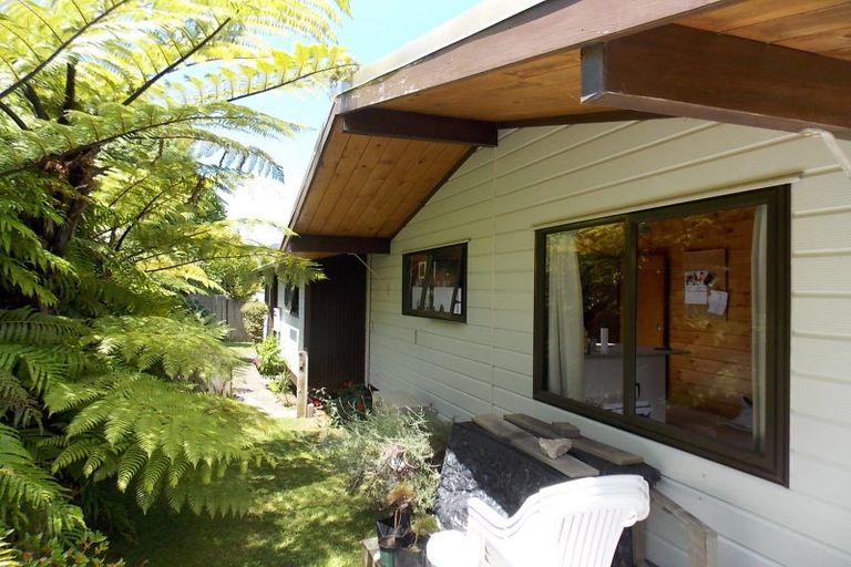 Photo of property in 16 John Witton Drive, Crofton Downs, Wellington, 6035