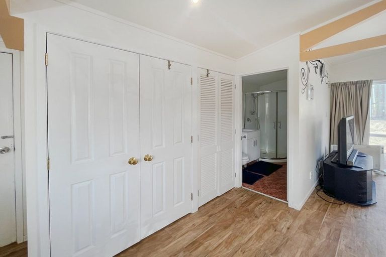 Photo of property in 14 Merida Place, Unsworth Heights, Auckland, 0632