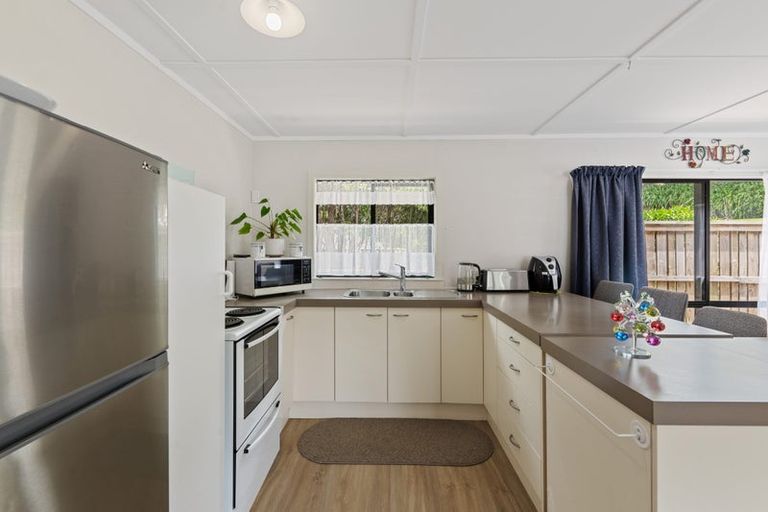 Photo of property in 78 Howard Road, Orere Point, Papakura, 2585