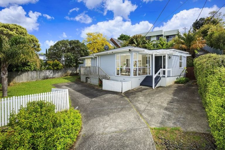 Photo of property in 1/33 Hythe Terrace, Mairangi Bay, Auckland, 0630