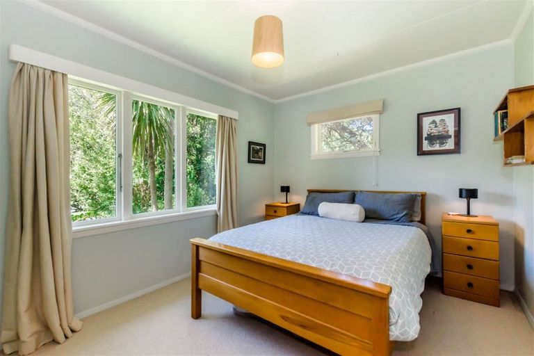 Photo of property in 27 Wellington Road, Paekakariki, 5034