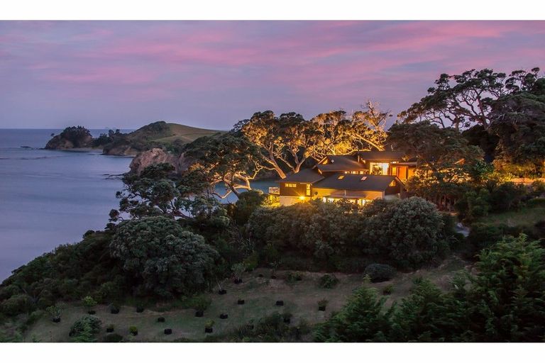 Photo of property in 356 Rockell Road, Whananaki, Hikurangi, 0181